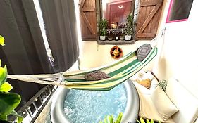Le Cocon De La Chaine Des Puys & Spa Terrasse